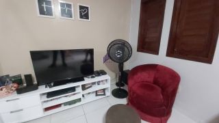 CASA SOLTA NA CIDADE DOS FUNCIONÁRIOS