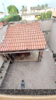 CASA SOLTA NA CIDADE DOS FUNCIONÁRIOS