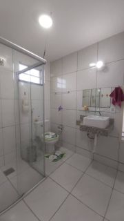 CASA SOLTA NA CIDADE DOS FUNCIONÁRIOS