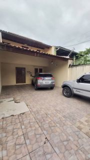 CASA SOLTA NA CIDADE DOS FUNCIONÁRIOS