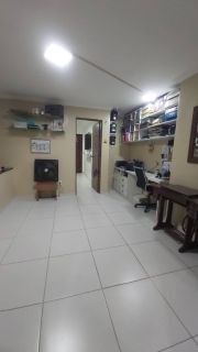 CASA SOLTA NA CIDADE DOS FUNCIONÁRIOS