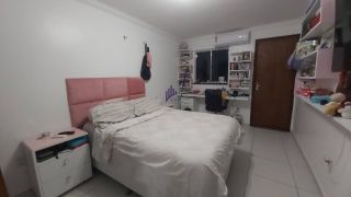 CASA SOLTA NA CIDADE DOS FUNCIONÁRIOS