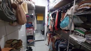 CASA SOLTA NA CIDADE DOS FUNCIONÁRIOS