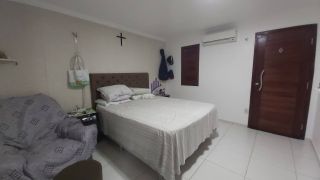 CASA SOLTA NA CIDADE DOS FUNCIONÁRIOS