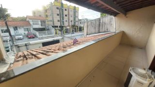 CASA SOLTA NA CIDADE DOS FUNCIONÁRIOS