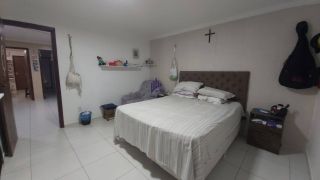 CASA SOLTA NA CIDADE DOS FUNCIONÁRIOS