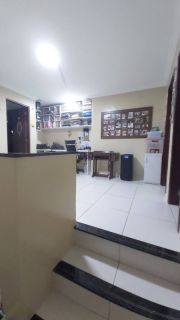 CASA SOLTA NA CIDADE DOS FUNCIONÁRIOS