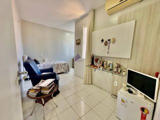 Casa com 5 quartos 4 suítes no bairro Luciano Cavalcante em Fortaleza