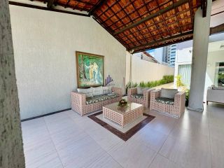 Casa com 5 quartos 4 suítes no bairro Luciano Cavalcante em Fortaleza