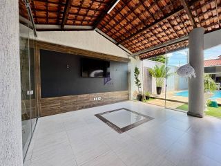 Casa com 5 quartos 4 suítes no bairro Luciano Cavalcante em Fortaleza
