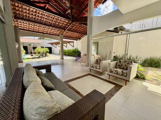 Casa com 5 quartos 4 suítes no bairro Luciano Cavalcante em Fortaleza