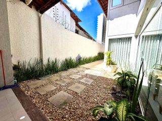 Casa com 5 quartos 4 suítes no bairro Luciano Cavalcante em Fortaleza
