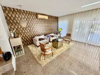 Casa com 5 quartos 4 suítes no bairro Luciano Cavalcante em Fortaleza