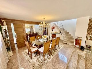 Casa com 5 quartos 4 suítes no bairro Luciano Cavalcante em Fortaleza