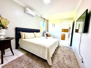 Casa com 5 quartos 4 suítes no bairro Luciano Cavalcante em Fortaleza