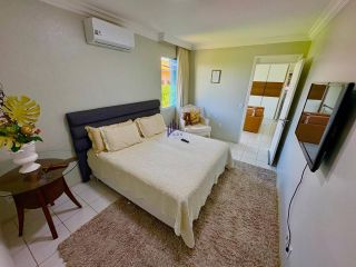 Casa com 5 quartos 4 suítes no bairro Luciano Cavalcante em Fortaleza