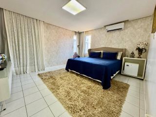 Casa com 5 quartos 4 suítes no bairro Luciano Cavalcante em Fortaleza