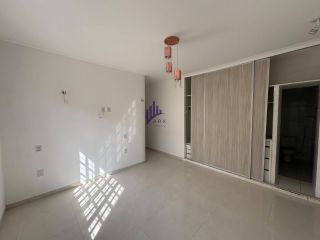 Casa plana com 4 suítes e piscina na Maraponga