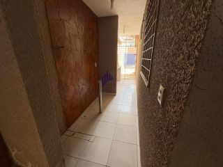 Casa plana com 4 suítes e piscina na Maraponga