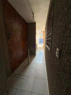 Casa plana com 4 suítes e piscina na Maraponga