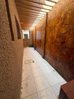 Casa plana com 4 suítes e piscina na Maraponga