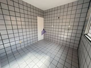 Casa plana com 4 suítes e piscina na Maraponga