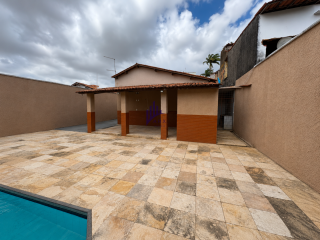 Casa plana com 4 suítes e piscina na Maraponga