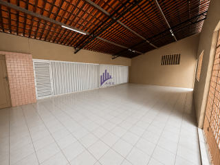 Casa plana com 4 suítes e piscina na Maraponga