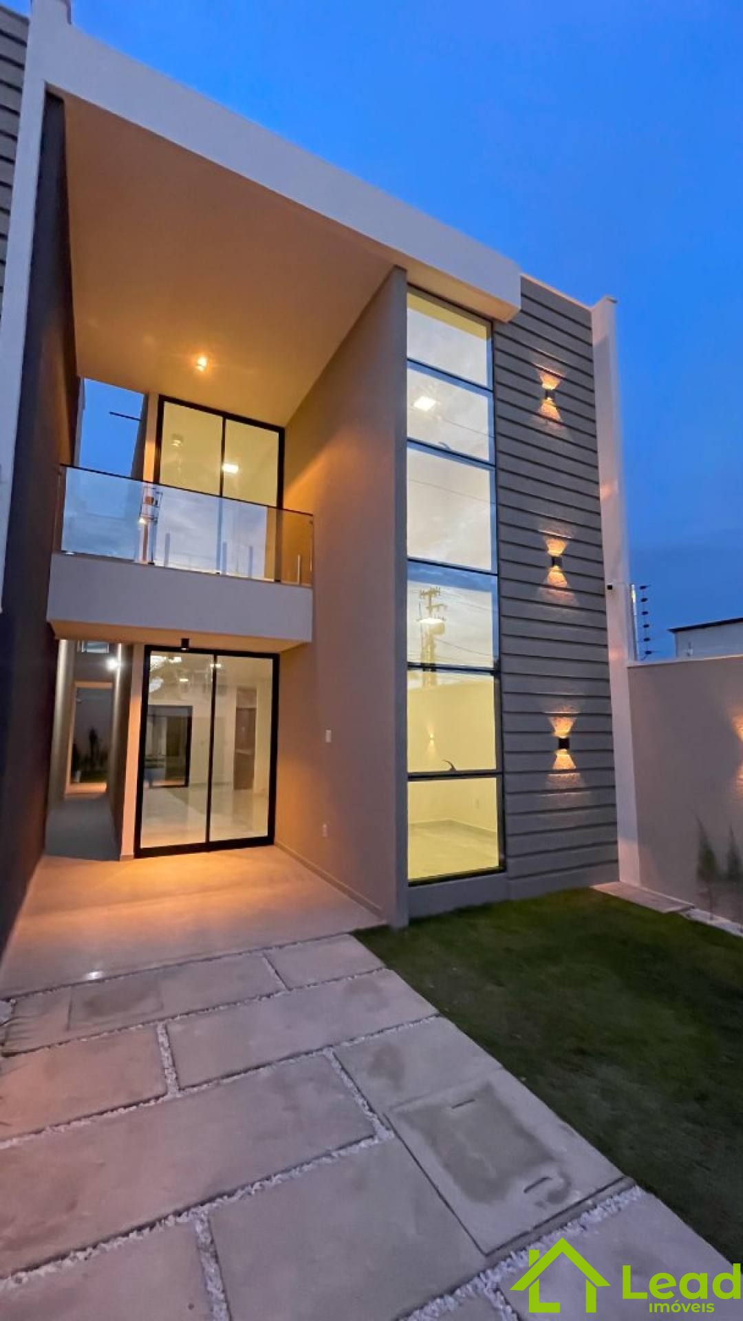 Casa Duplex com 04 Quartos á Venda no Residencial Renaissance em Eusébio- Ceará