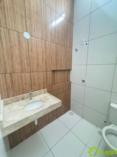 Casa com 03 Suítes á Venda na Lagoa Redonda Fortaleza- Ceará