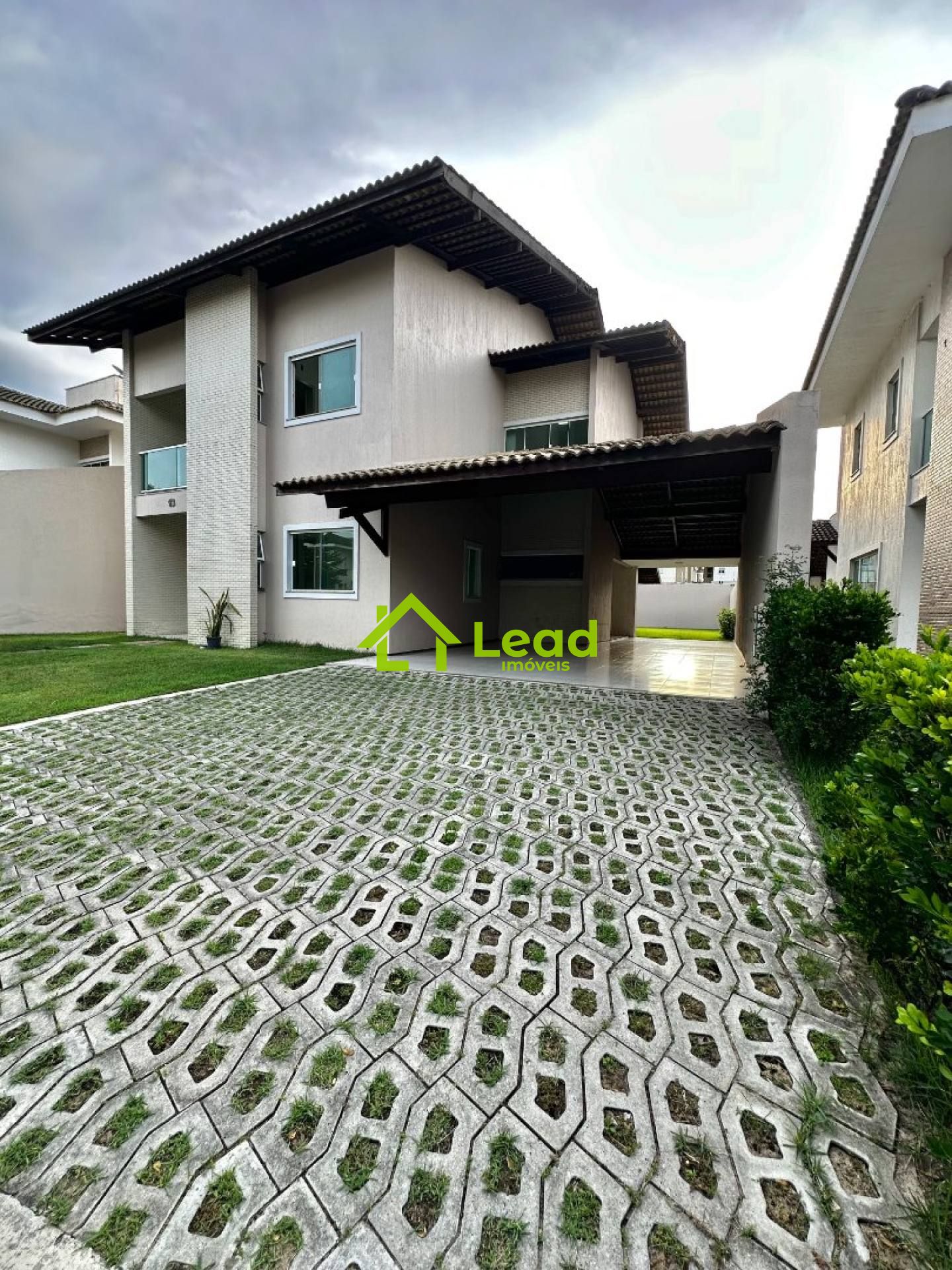 Casa Duplex no Eusébio com 04 Suítes á Venda no Residencial Victor I-Ceará