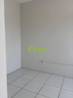 Aluga-se Sala Comercial de 17,50m² na Av. Washington Soares - Ceará