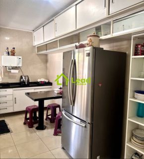 Casa 04 Suítes á Venda no San Remo Fortaleza- Ceará