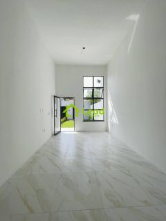 Casa com 03 Suítes á Venda na Lagoa Redonda Fortaleza- Ceará