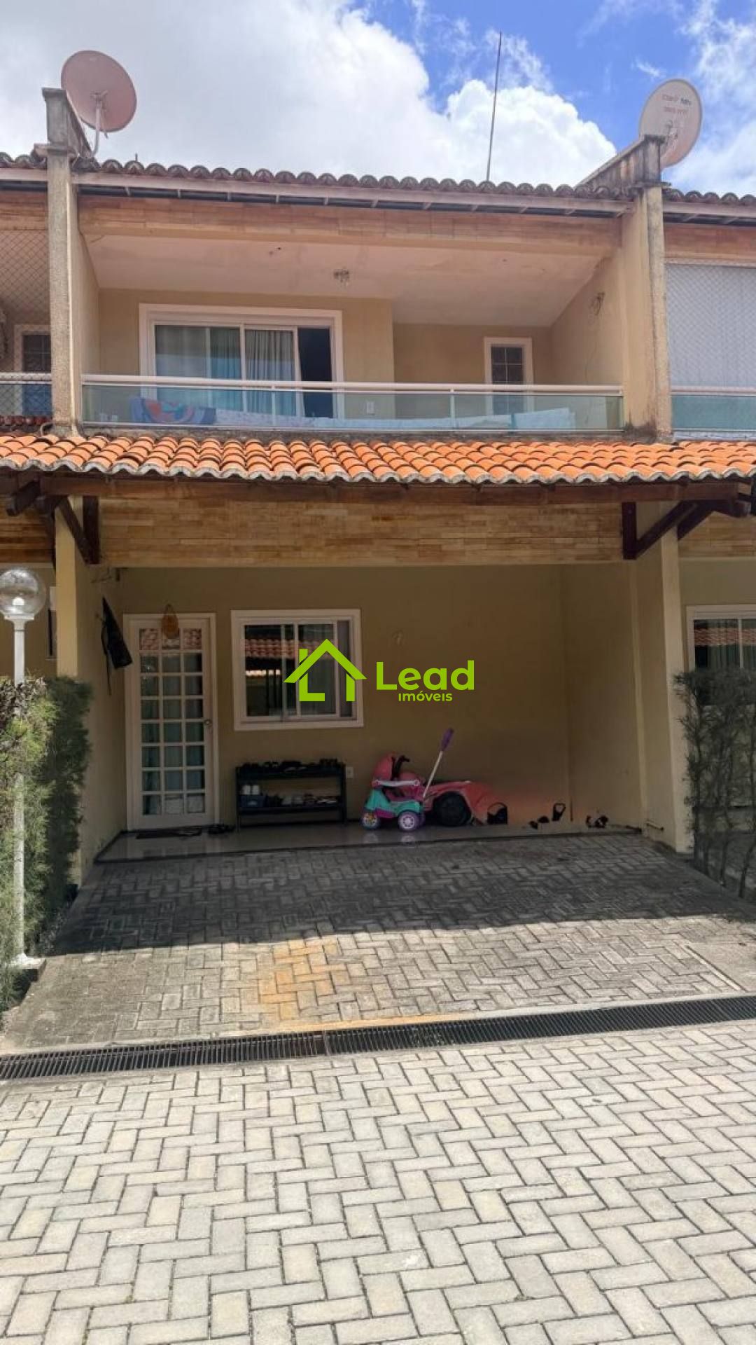 Casa Duplex com 03 Suítes á Venda no Passaré Fortaleza - Ceará