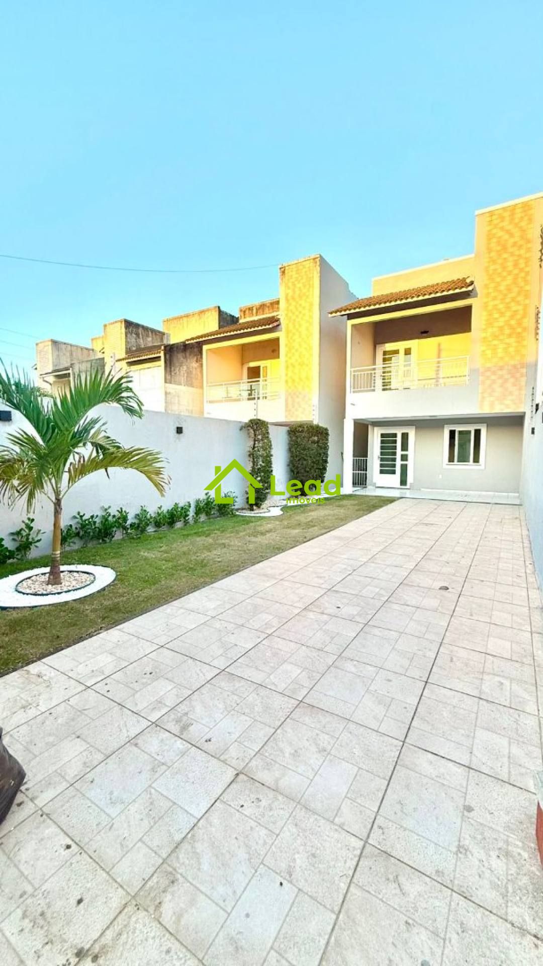 Casa com 04 Quartos na Lagoa Redonda em Fortaleza- Ceará