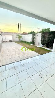 Casa com 04 Quartos na Lagoa Redonda em Fortaleza- Ceará