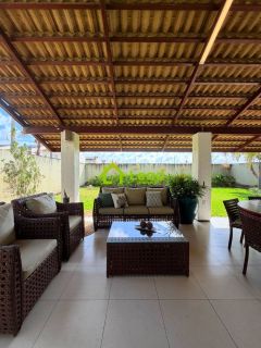 Casa Duplex com 4 Suítes à Venda no Residencial Victor I Eusébio–CE