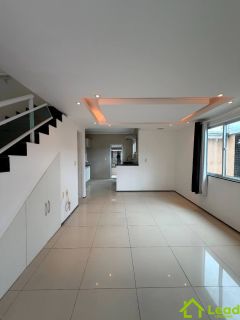 Casa Duplex de Esquina com Piscina e Energia Solar  3 Quartos no Eusébio- Ceará