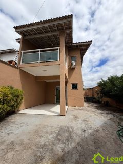 Casa Duplex de Esquina com Piscina e Energia Solar  3 Quartos no Eusébio- Ceará