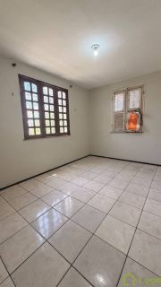 Casa com 04 Quartos no Montese á Venda em Fortaleza- Ceará