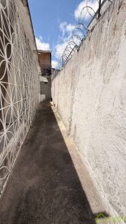Casa com 04 Quartos no Montese á Venda em Fortaleza- Ceará