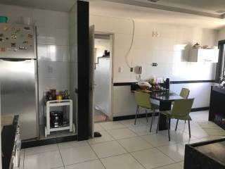 Cobertura no Edifício Tobago, 290 metros quadrados, duplex, 3 vagas de garagem, alto padrão, vista mar