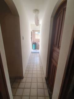 Casa situada no Pina com 2 pavimentos, 4 quartos, 2 suíte, salão de festa no 1° andar com bar.