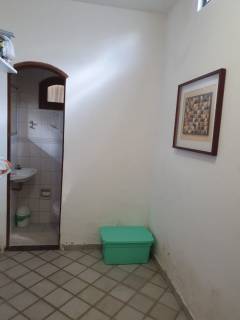 Casa situada no Pina com 2 pavimentos, 4 quartos, 2 suíte, salão de festa no 1° andar com bar.
