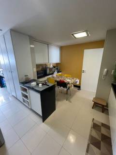 Edifício Belize, 330m², 4 quartos, 4, suítes, closet, dependência completa, 4 vagas, cobertura, vista mar