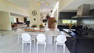 Casa de Altissimo Padrão em Aldeia,condominio Mirante de Aldeia II,mobiliada,4 suites,417m²