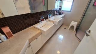 Apartamento à venda, 232 metros quadrados, 4 quartos sendo 4 suítes, alto padrão, andar alto