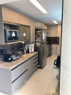 Edifício Maria Laura, apartamento à venda, 4 quartos sendo 2 suítes, 2 vagas de garagem, pronto, alto padrão