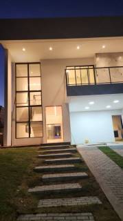 Casa no Condomínio Alphaville Pernambuco 2, 4 quartos sendo 3 suítes, 4 vagas de garagem, alto padrão